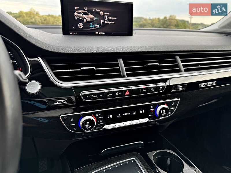 Позашляховик / Кросовер Audi Q7 2019 в Чернівцях