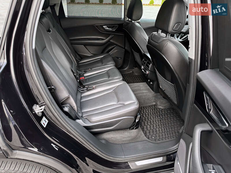 Позашляховик / Кросовер Audi Q7 2019 в Чернівцях