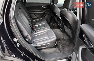 Позашляховик / Кросовер Audi Q7 2019 в 