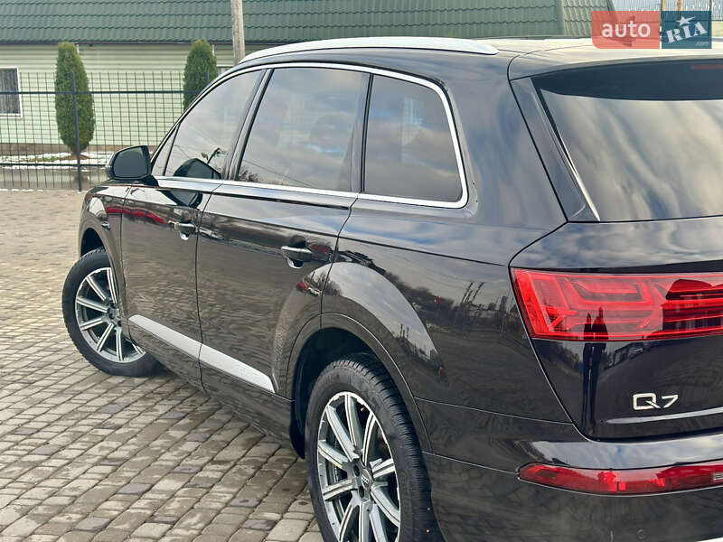 Внедорожник / Кроссовер Audi Q7 2017 в Белой Церкви