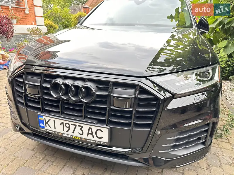 Внедорожник / Кроссовер Audi Q7 2022 в 
