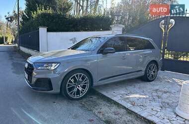 Внедорожник / Кроссовер Audi Q7 2022 в 