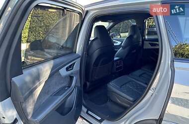 Внедорожник / Кроссовер Audi Q7 2022 в 
