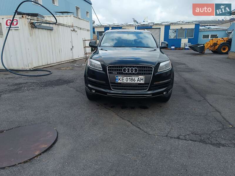 Внедорожник / Кроссовер Audi Q7 2007 в Никополе