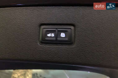 Внедорожник / Кроссовер Audi Q7 2015 в 