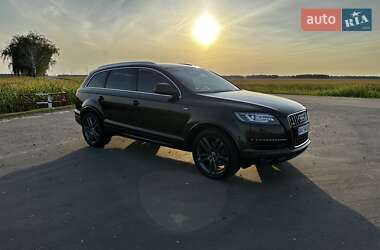 Позашляховик / Кросовер Audi Q7 2013 в 