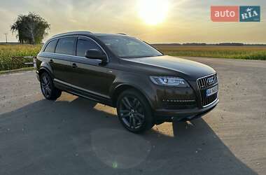 Позашляховик / Кросовер Audi Q7 2013 в 