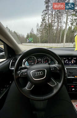 Позашляховик / Кросовер Audi Q7 2012 в 