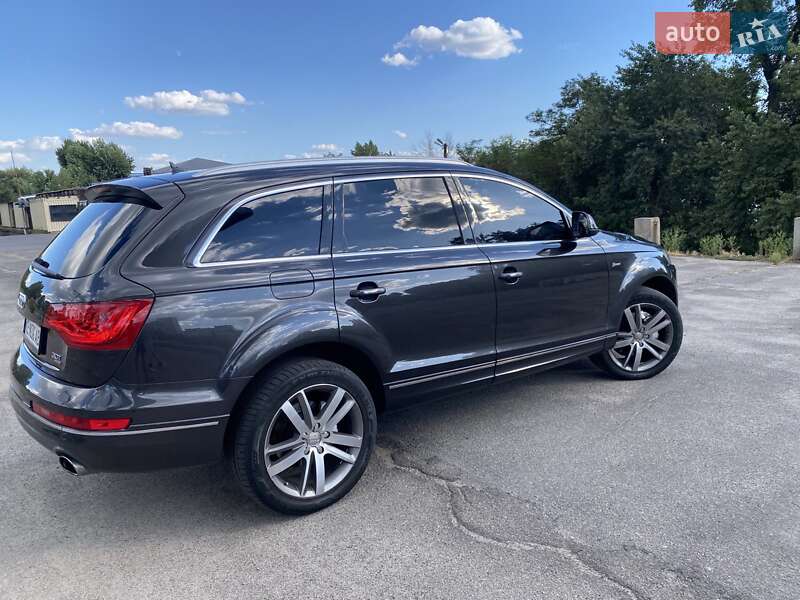 Позашляховик / Кросовер Audi Q7 2013 в Дніпрі