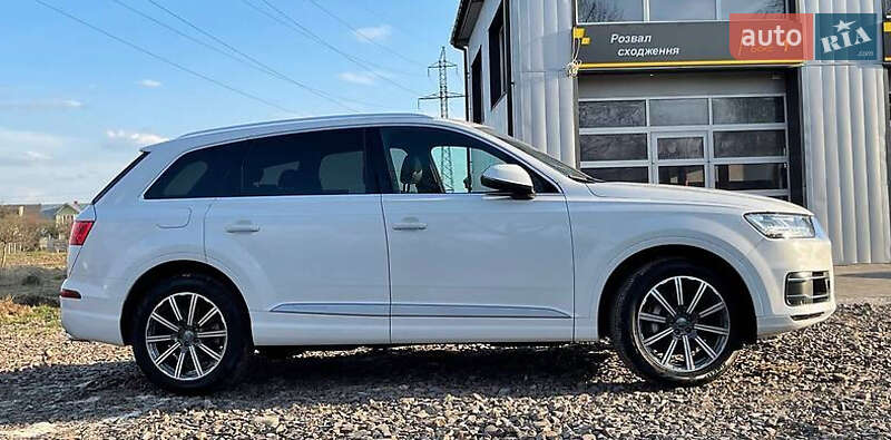 Позашляховик / Кросовер Audi Q7 2016 в Львові