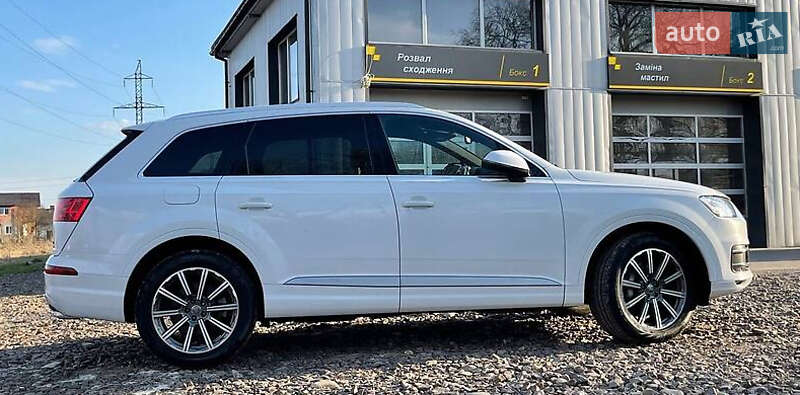 Позашляховик / Кросовер Audi Q7 2016 в Львові