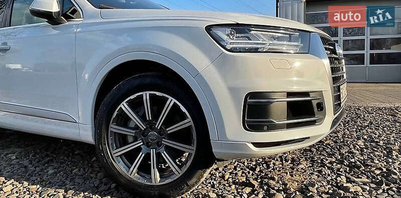 Позашляховик / Кросовер Audi Q7 2016 в Львові