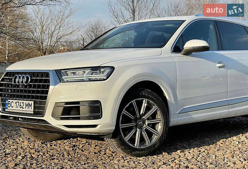 Позашляховик / Кросовер Audi Q7 2016 в Львові
