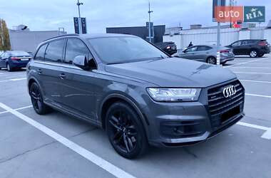 Внедорожник / Кроссовер Audi Q7 2018 в 