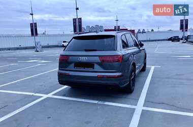 Внедорожник / Кроссовер Audi Q7 2018 в 