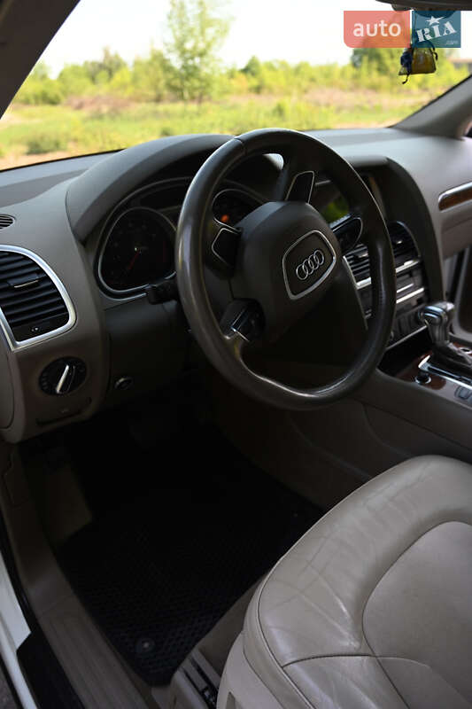 Позашляховик / Кросовер Audi Q7 2015 в Лозовій