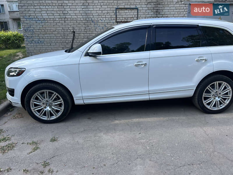 Позашляховик / Кросовер Audi Q7 2015 в Лозовій