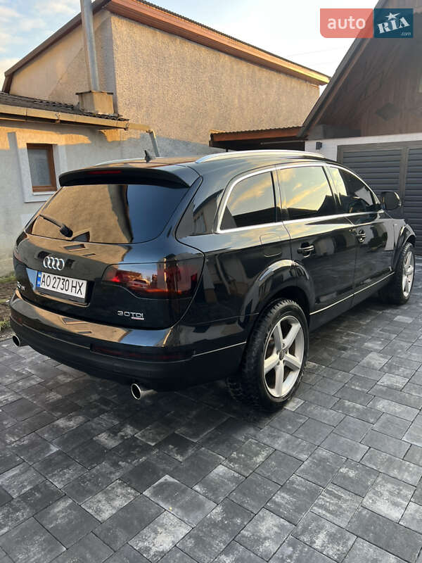 Внедорожник / Кроссовер Audi Q7 2007 в Хусте