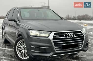 Позашляховик / Кросовер Audi Q7 2015 в Києві