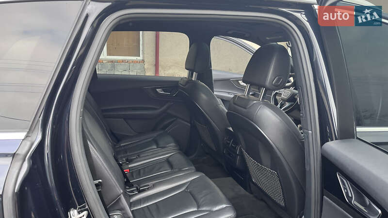 Внедорожник / Кроссовер Audi Q7 2016 в Мукачево