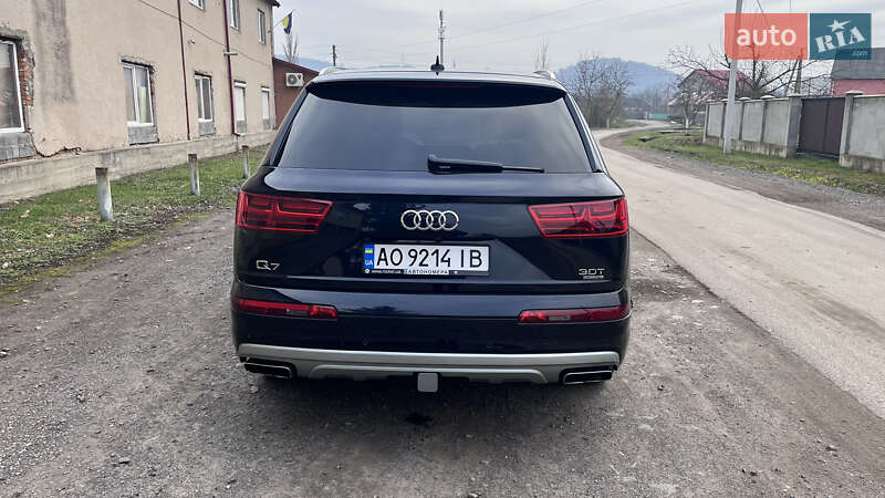 Внедорожник / Кроссовер Audi Q7 2016 в Мукачево