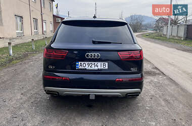 Внедорожник / Кроссовер Audi Q7 2016 в 