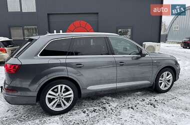 Позашляховик / Кросовер Audi Q7 2017 в Золочеві