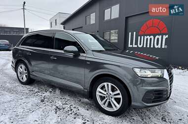 Позашляховик / Кросовер Audi Q7 2017 в Золочеві