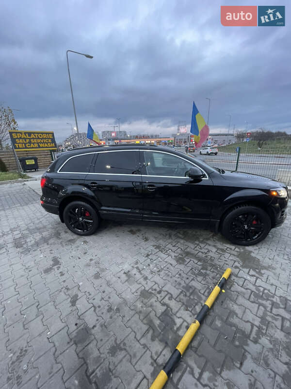 Внедорожник / Кроссовер Audi Q7 2010 в 