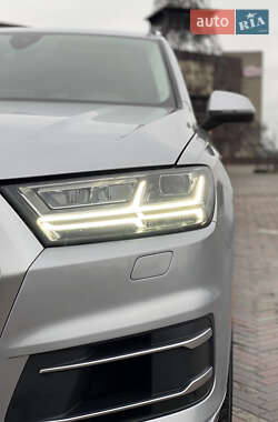 Внедорожник / Кроссовер Audi Q7 2018 в 