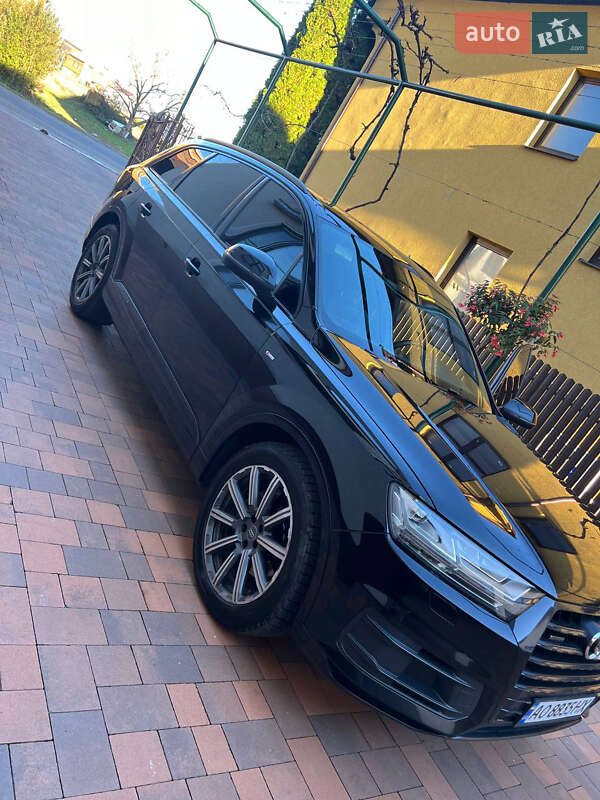 Позашляховик / Кросовер Audi Q7 2017 в Іршаві