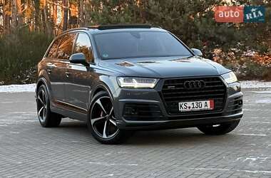 Позашляховик / Кросовер Audi Q7 2017 в Рівному