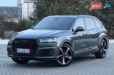 Позашляховик / Кросовер Audi Q7 2017 в Рівному