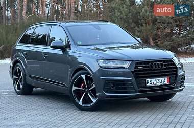 Позашляховик / Кросовер Audi Q7 2017 в Рівному