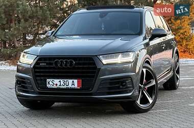 Позашляховик / Кросовер Audi Q7 2017 в Рівному