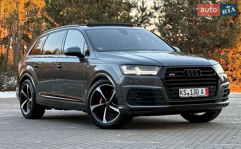 Позашляховик / Кросовер Audi Q7 2017 в Рівному