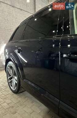 Внедорожник / Кроссовер Audi Q7 2018 в 