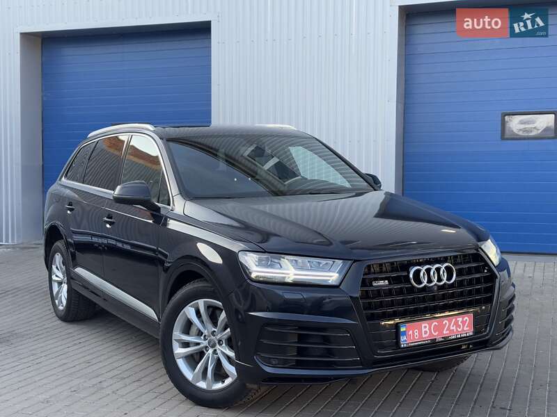 Позашляховик / Кросовер Audi Q7 2017 в Рівному