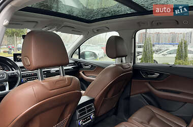 Позашляховик / Кросовер Audi Q7 2016 в 