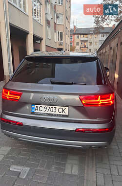 Позашляховик / Кросовер Audi Q7 2016 в Луцьку