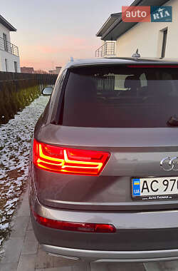 Позашляховик / Кросовер Audi Q7 2016 в Луцьку