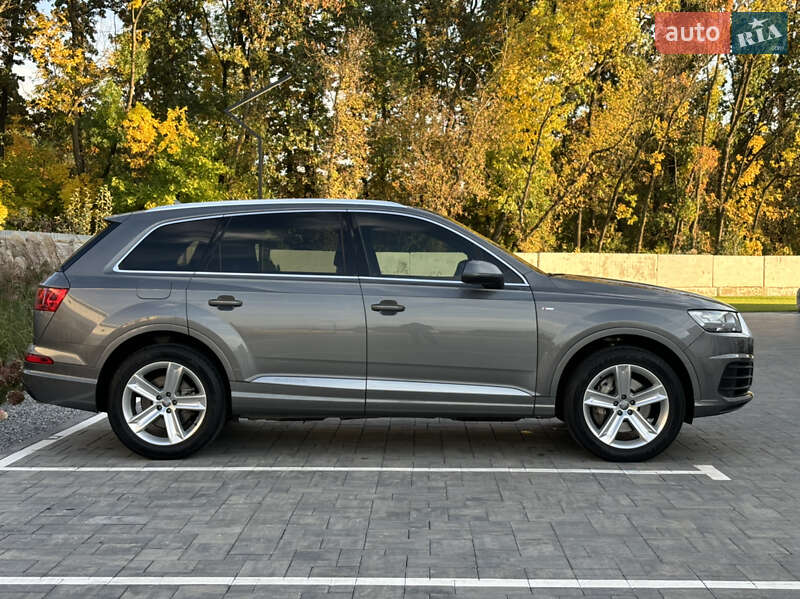Внедорожник / Кроссовер Audi Q7 2016 в Луцке