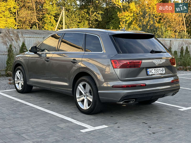 Внедорожник / Кроссовер Audi Q7 2016 в Луцке