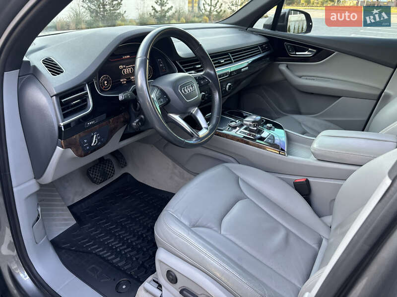 Внедорожник / Кроссовер Audi Q7 2016 в Луцке