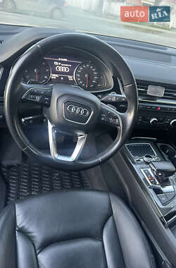 Позашляховик / Кросовер Audi Q7 2015 в 