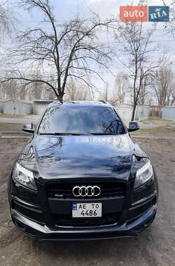 Внедорожник / Кроссовер Audi Q7 2014 в 