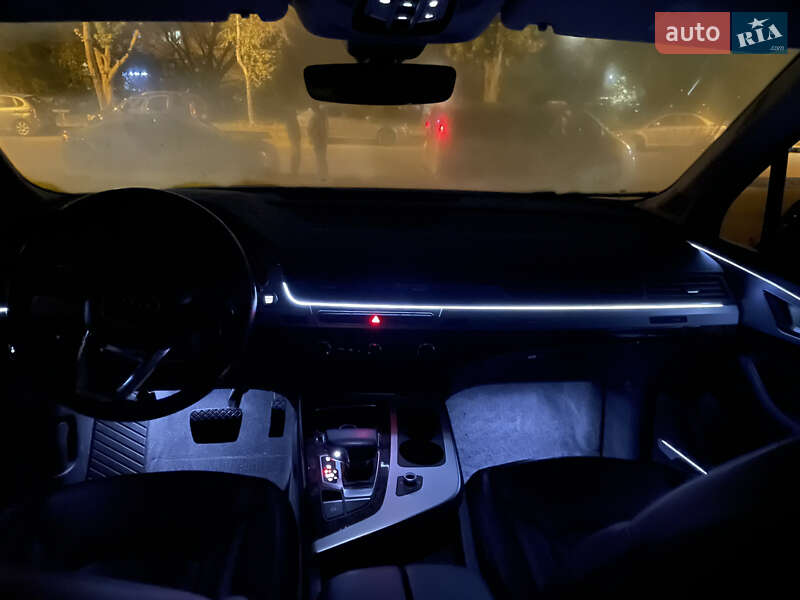 Позашляховик / Кросовер Audi Q7 2018 в Києві