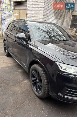 Позашляховик / Кросовер Audi Q7 2020 в Дніпрі