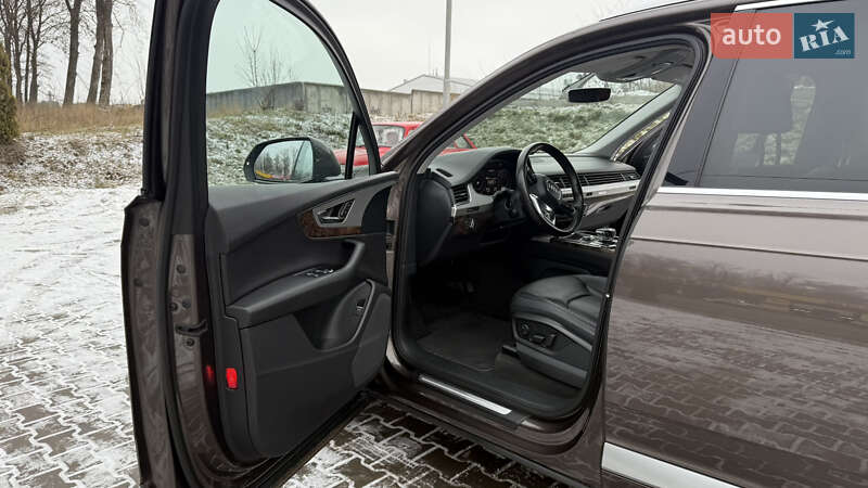 Позашляховик / Кросовер Audi Q7 2016 в Тернополі