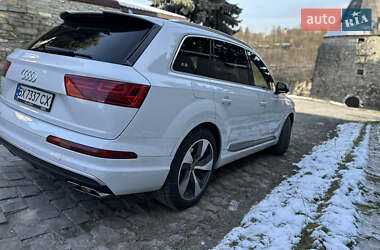 Внедорожник / Кроссовер Audi Q7 2015 в Каменец-Подольском